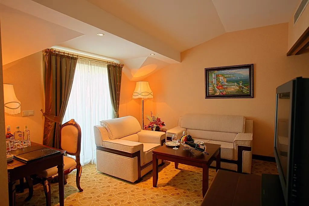 Latanya Palm & Spa Airport Antalya 4*,
